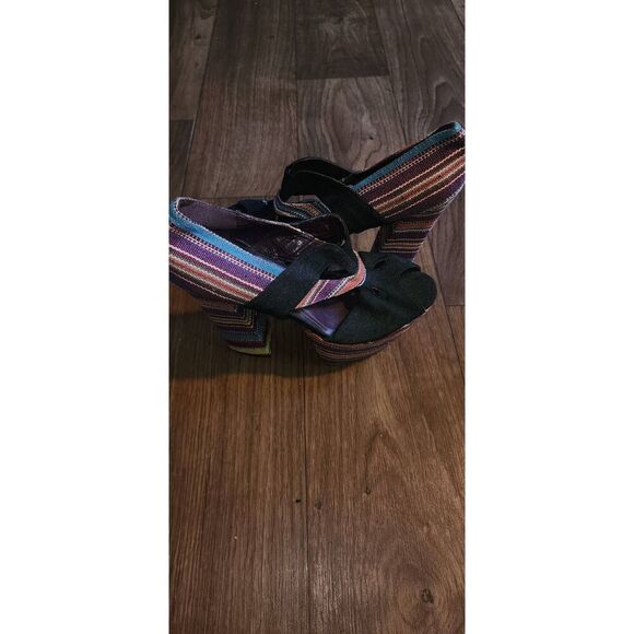 Fahrenheit Denim and Fabric Platform Heels - Picture 7 of 10